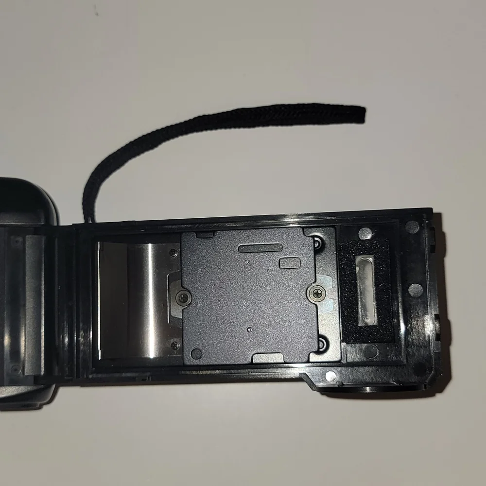 Vivitar R-400 35MM Compact Motor Drive Camera W/ Auto Flash‎ D/X System Working